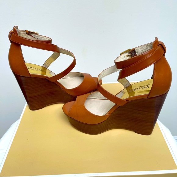 Michael Kors Leather Wedge Sandal Preowned Size 7.5 - Picture 3 of 5